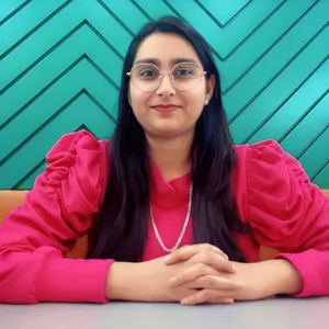 Diabetes Nutritionist in pink dress Neha Singh