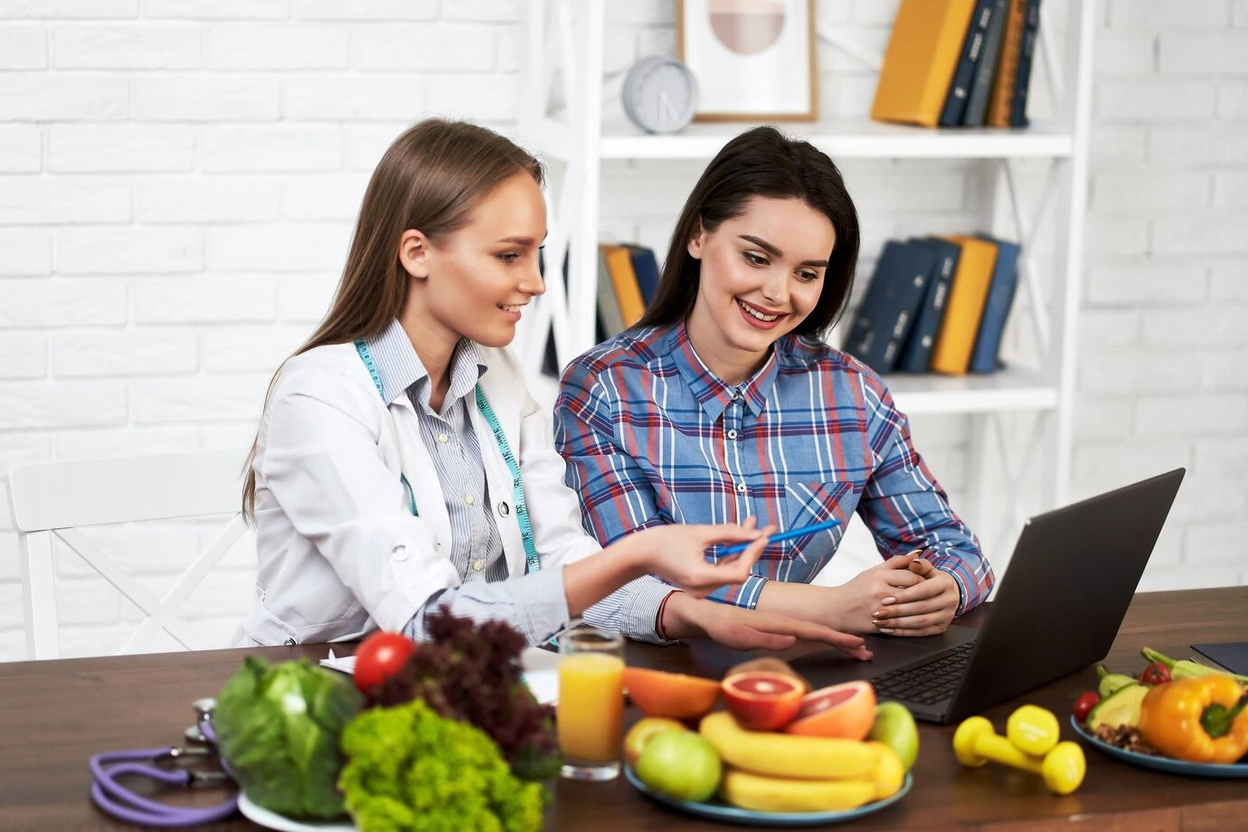 Insulin Resistance Nutritionist Explaining Diabetic Patient about fruits and vegetables